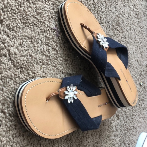Tommy Hilfiger flip flops - Picture 2 of 2